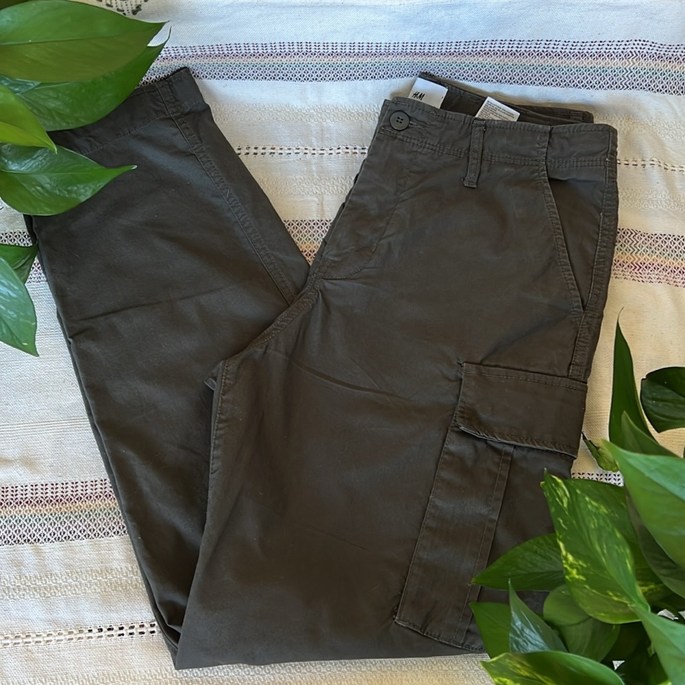 H&M Women’s 100% Cotton Utility Cargo High Rise Loose Fitted Pants With Pockets